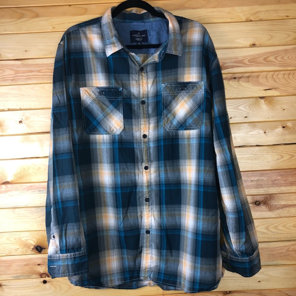 AMERICAN EAGLE seriously soft classic fit long sleeve plaid shirt